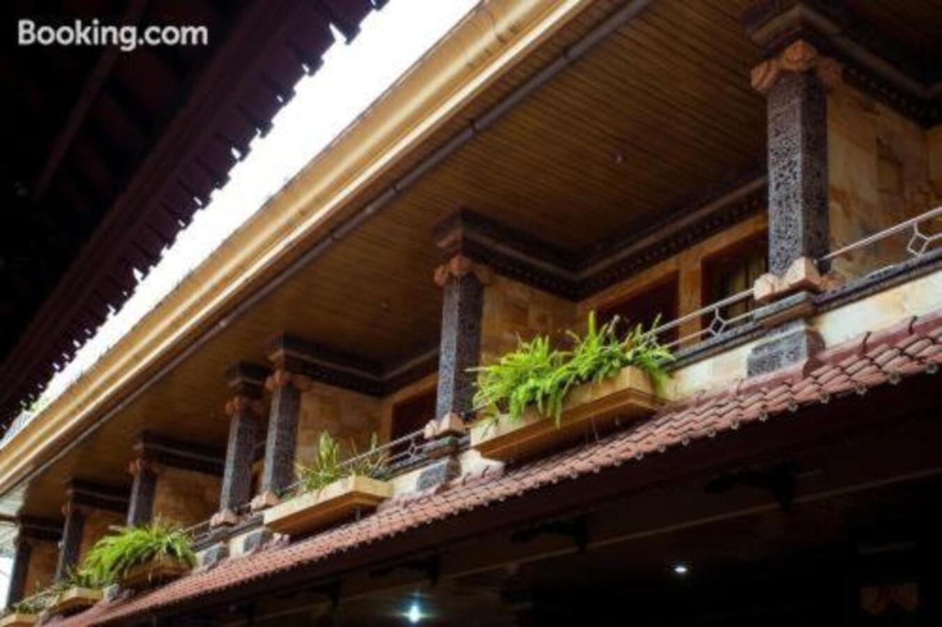 Segara Sadhu Inn Kuta By Ecommerceloka Exterior photo